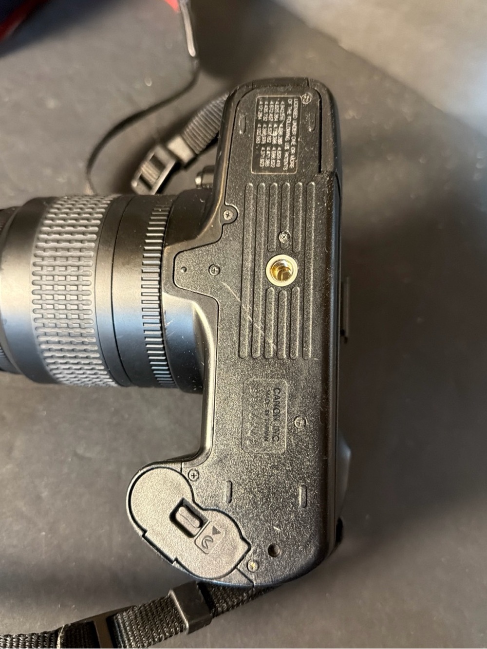 Canon Black Slr 35 mm Camera with 35-80mm Lens and Strap - Picture 4 of 6